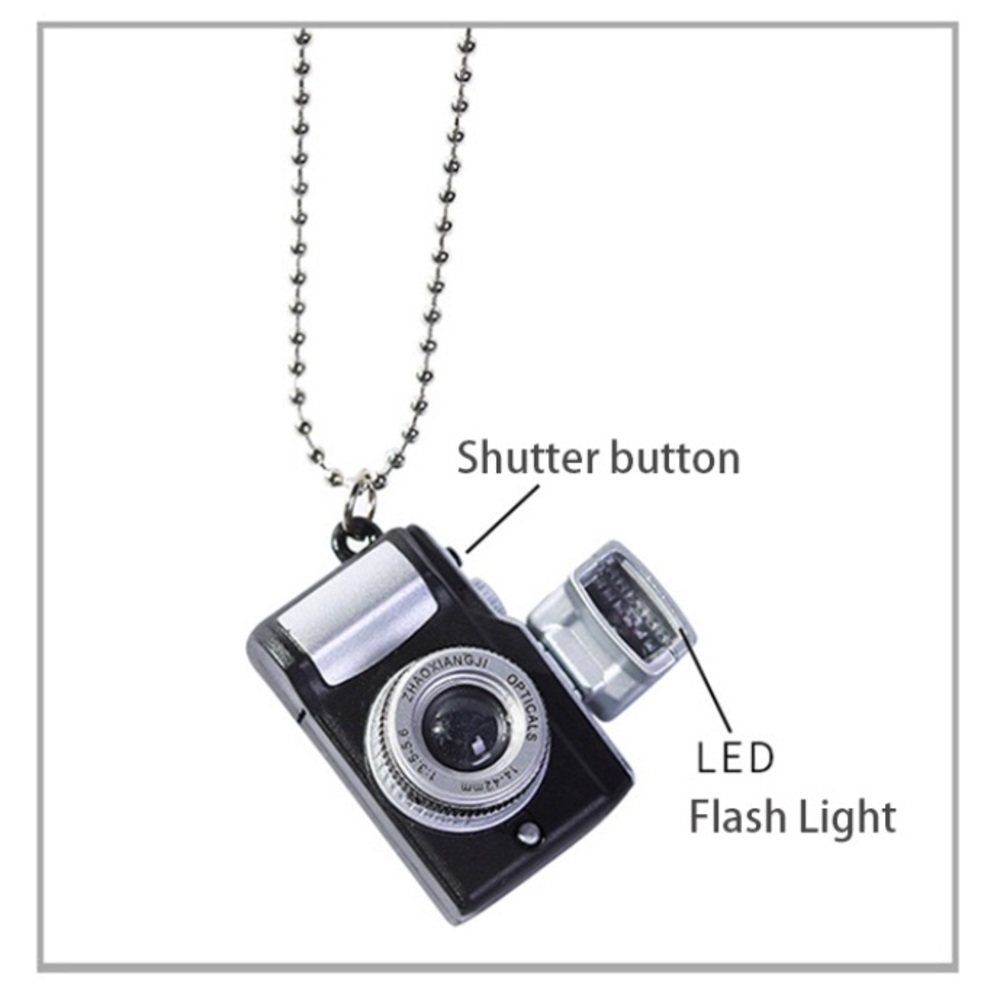 Camera with flash Necklace - Picture 5 of 6